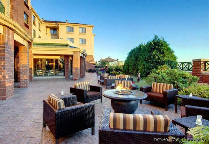 Отель Courtyard By Marriott Madison East Экстерьер фото